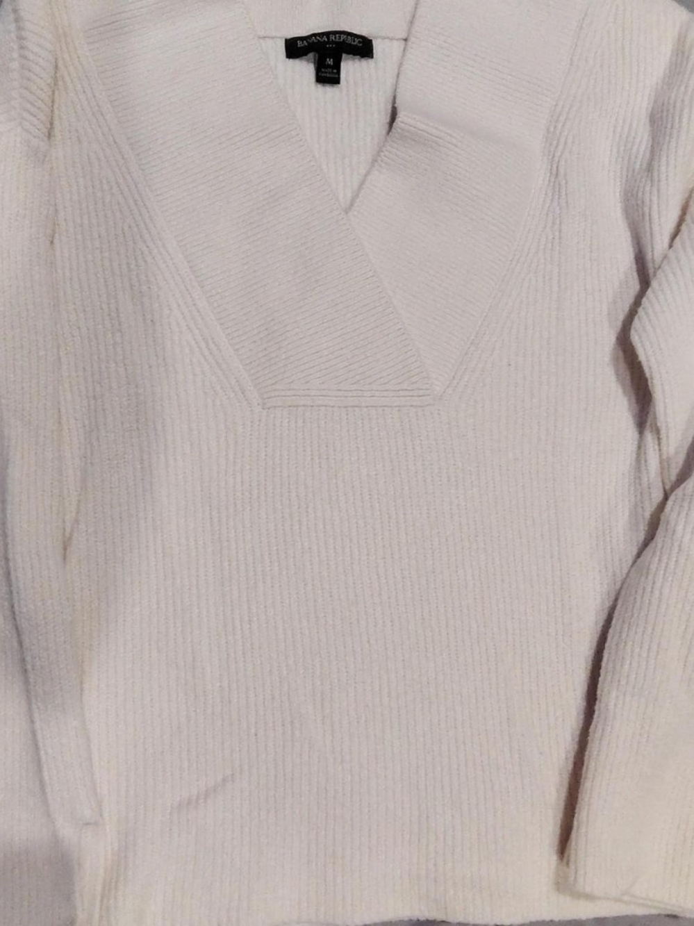 Banana Republic Women's Cream Ribbed V-Neck Pullover